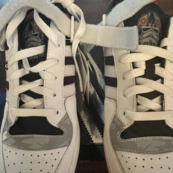 MENS 9.5 ADIDAS STAR WARS FORUM LOW NEW WITH TAGS - Picture 8 of 13